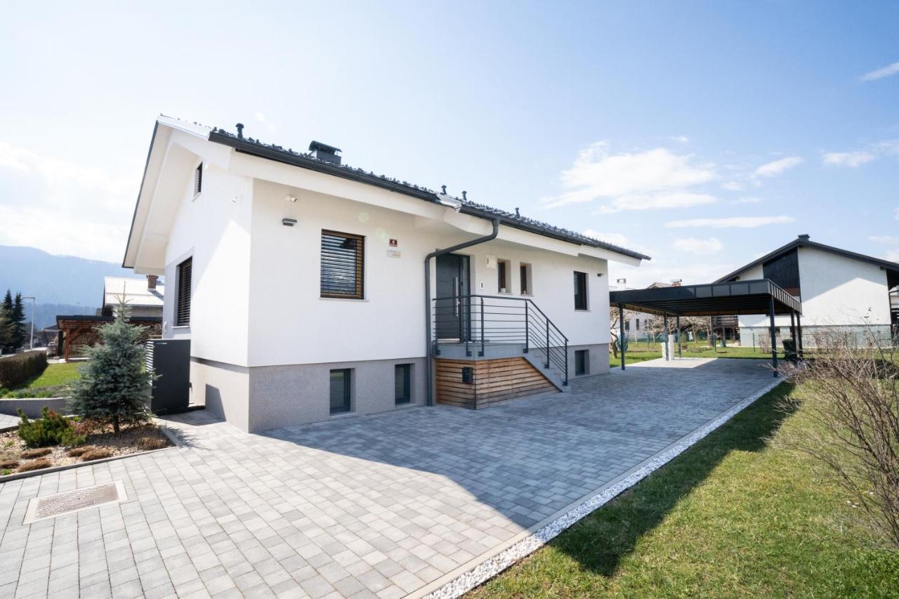Home Away From Home Радовлица Екстериор снимка